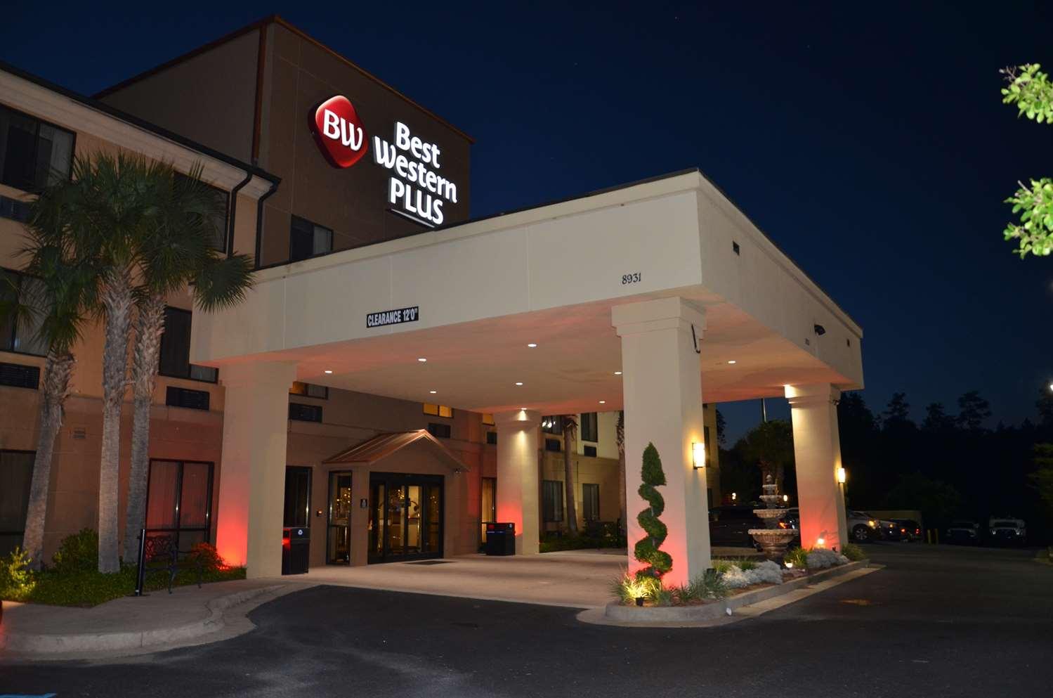 Western Daphne Hotel