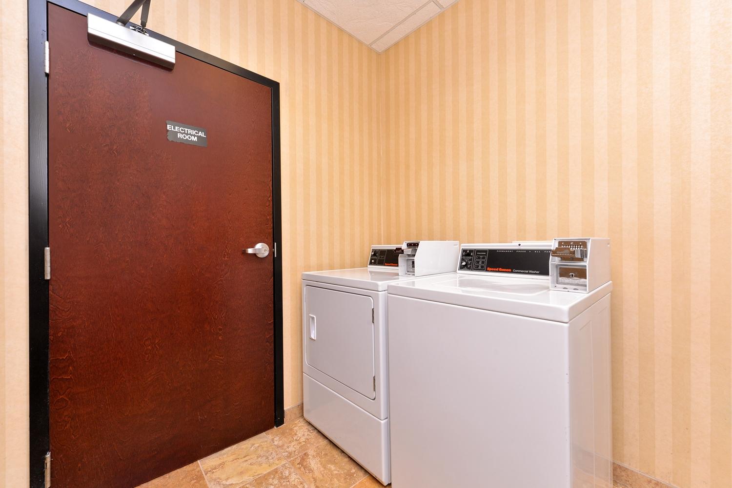 Western Daphne Hotel
